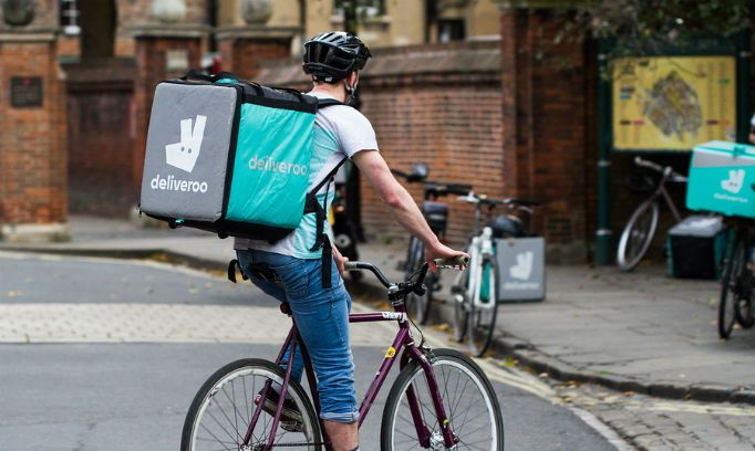 courier app features for food delivery service